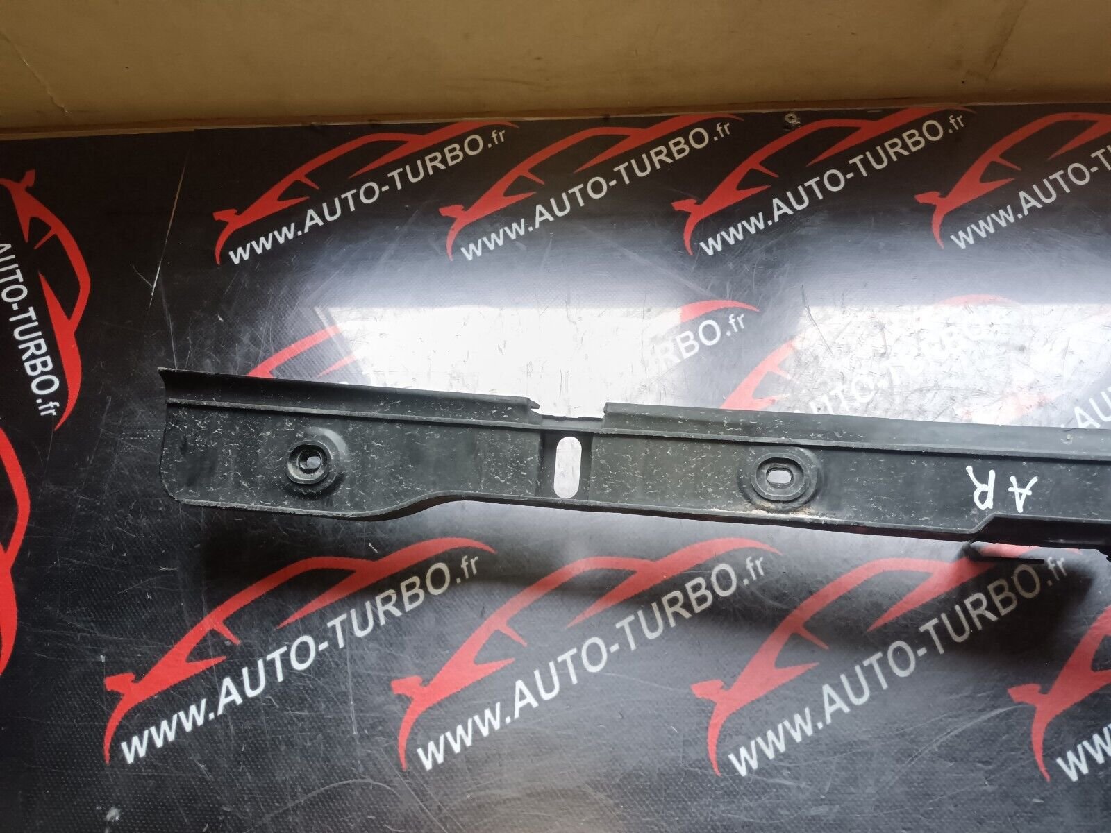 SUPPORT PARE CHOC ARRIERE VOLKSWAGEN GOLF V REFERENCE: 1K6807863