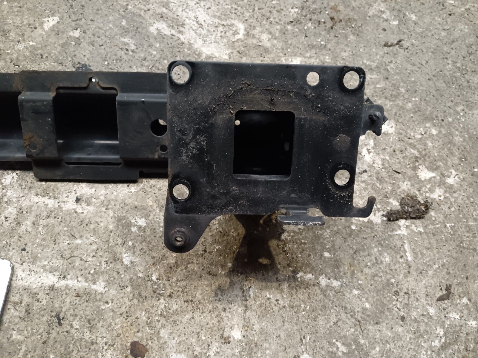 RENFORT PARE CHOC AVANT (TRAVERS) PEUGEOT 307CC REFERENCE: 781721