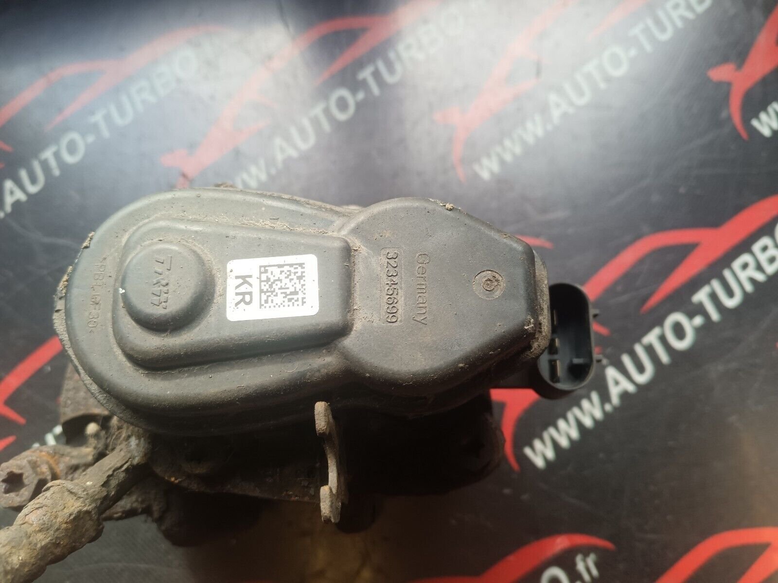 ETRIER ARRIERE GAUCHE BMW 520 F10 REFERENCE: 32345699