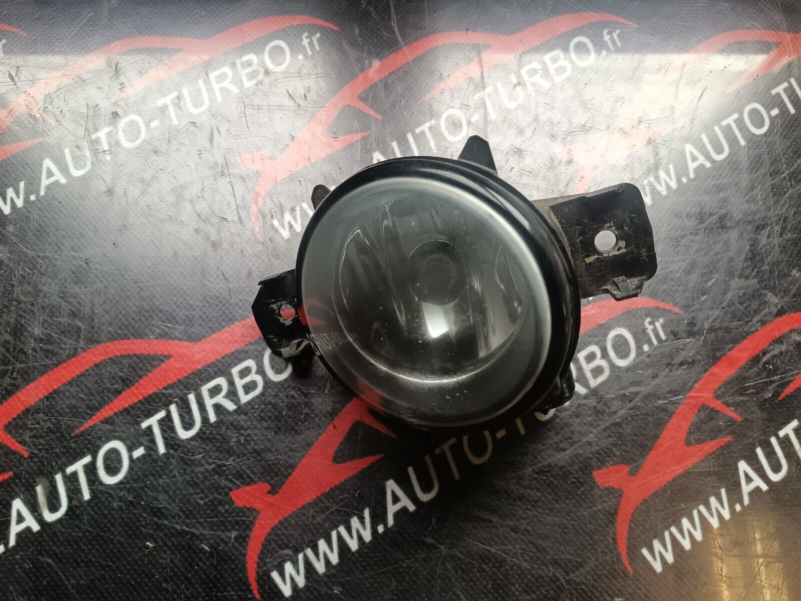 FEUX ANTI BROUILLARD BMW SERIE 1 AVANT DROIT REFERENCE: 89203671