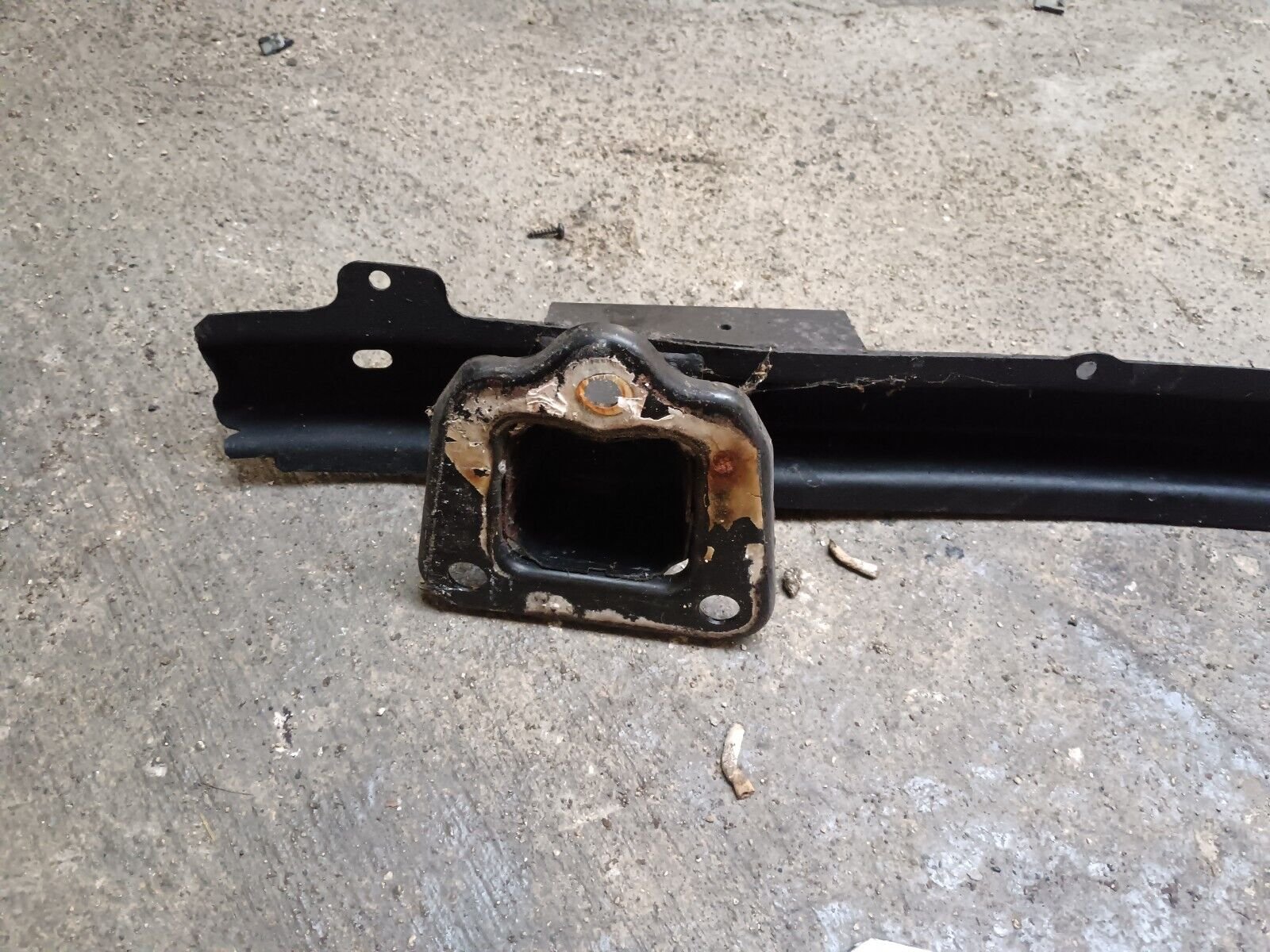 RENFORT PARE CHOC ARRIERE (TRAVERS) BMW SERIE 1 E87 REFERENCE: 7164189