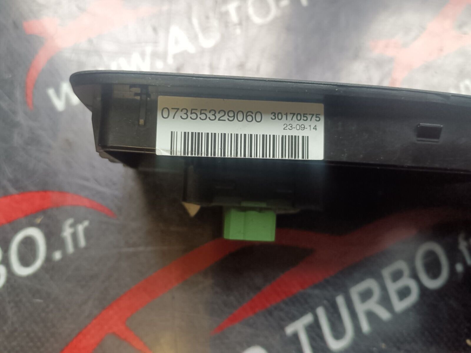 COMMANDE LEVE VITRE AVANT DROIT BOXER JUMPER DUCATO REFERENCE: 07355329060