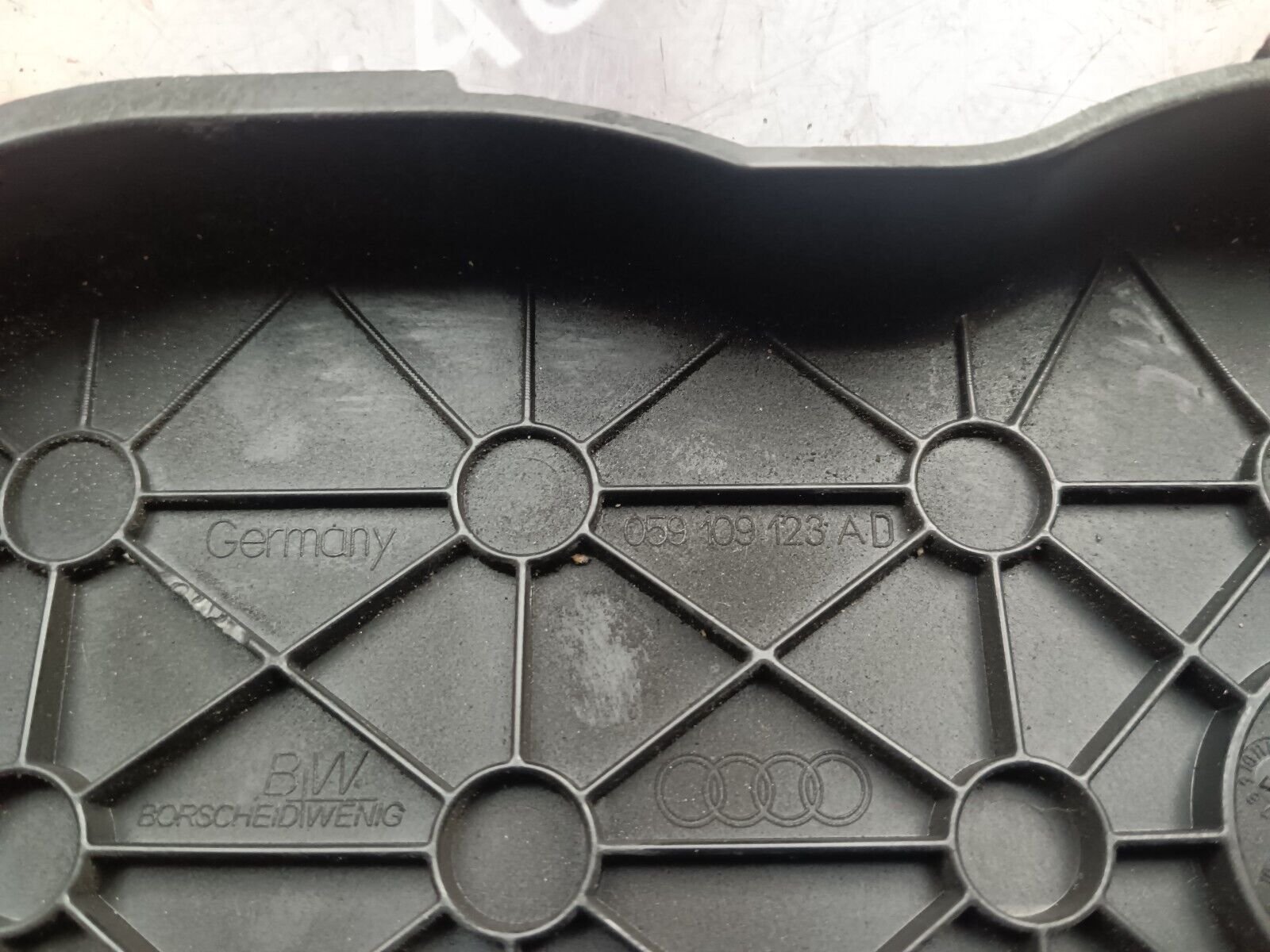 COUVERTURE DE DISTRIBUTION AUDI A5 3.0TDI 240CH REFERENCE: 059109123