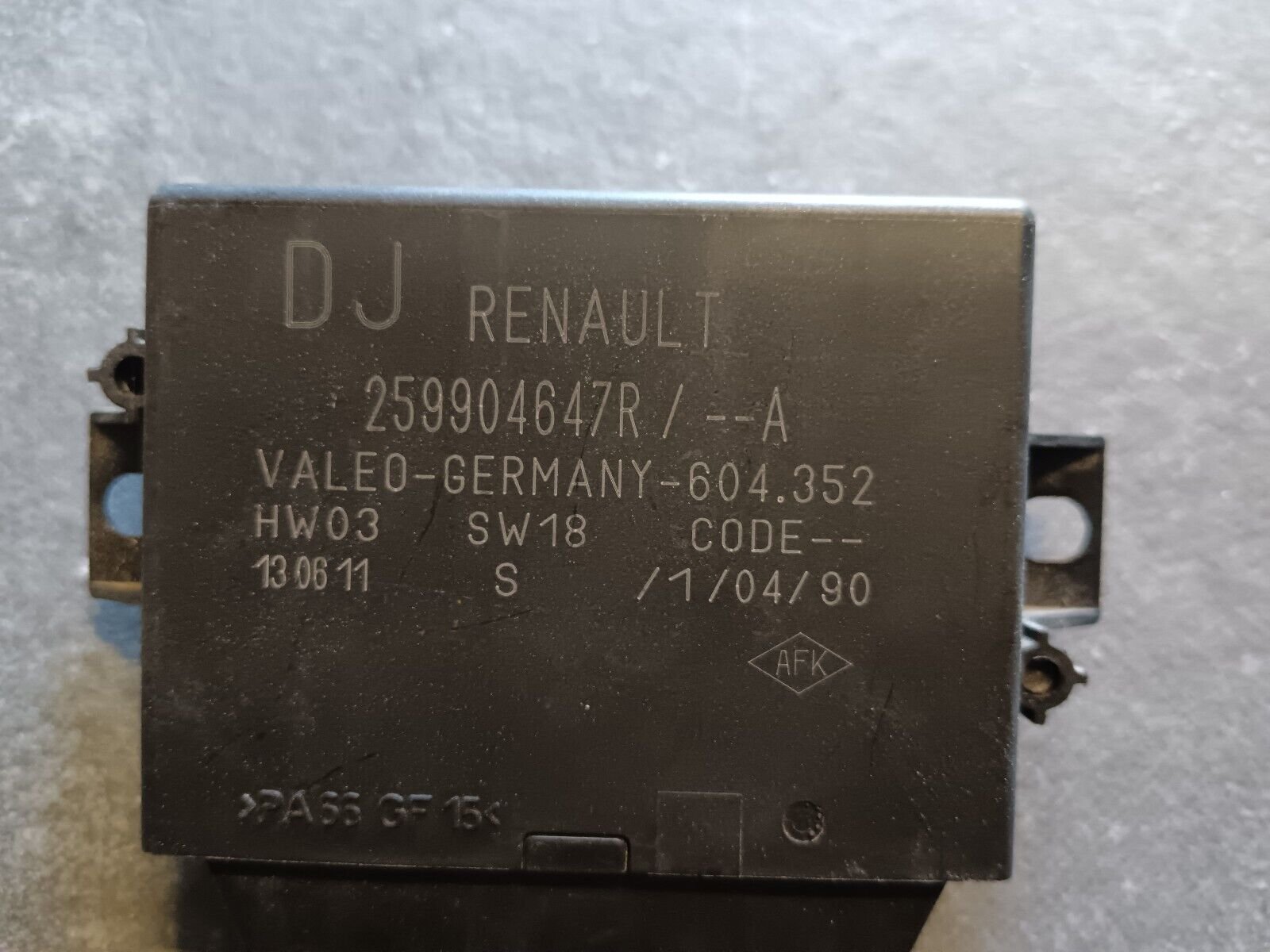 CALCULATEUR RADAR RECUL RENAULT SCENIC 3 REFERENCE: 259904647R