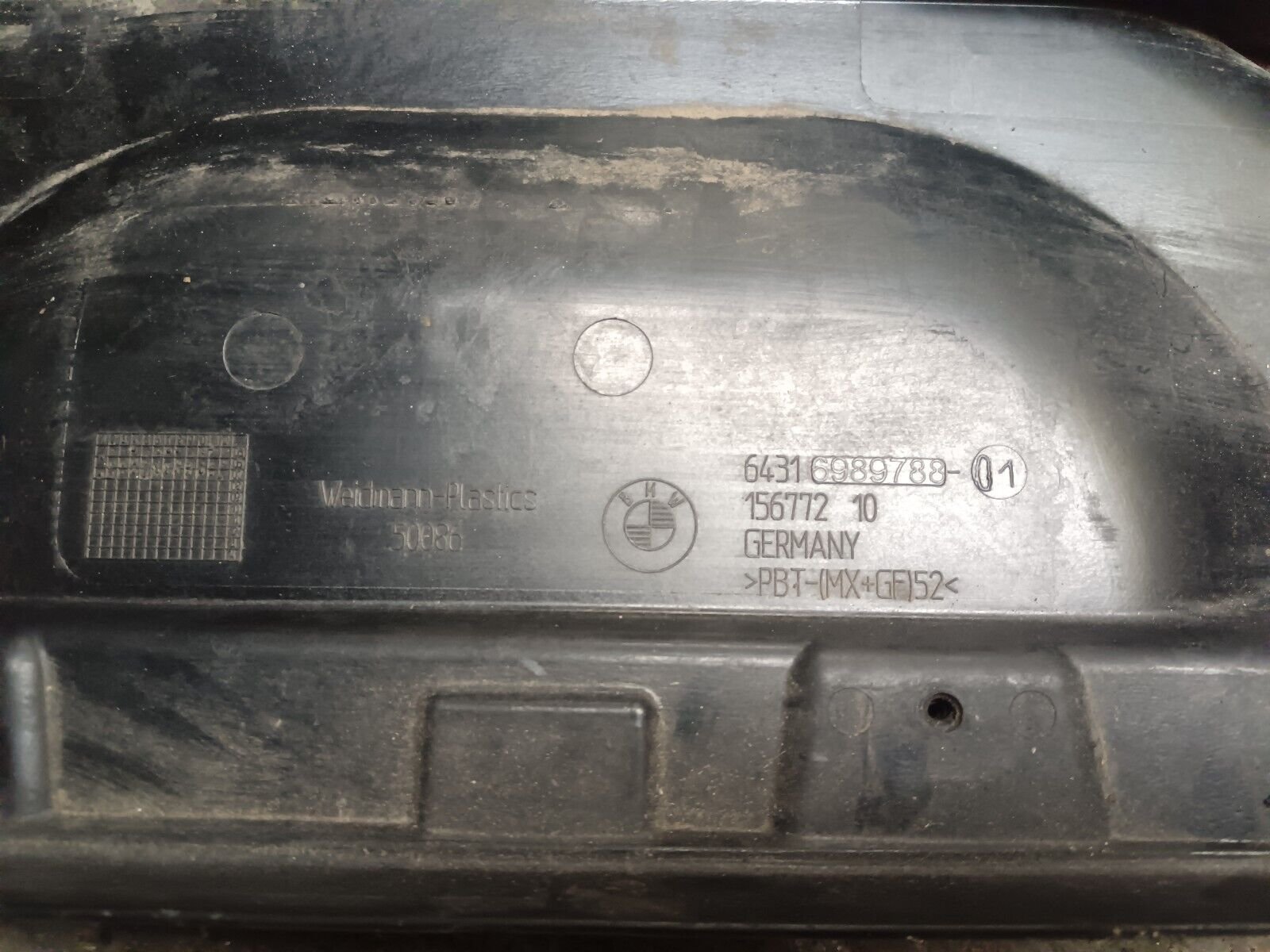 BAIE DE PARE BRISE BMW SERIE 1 REFERENCE: 6989788