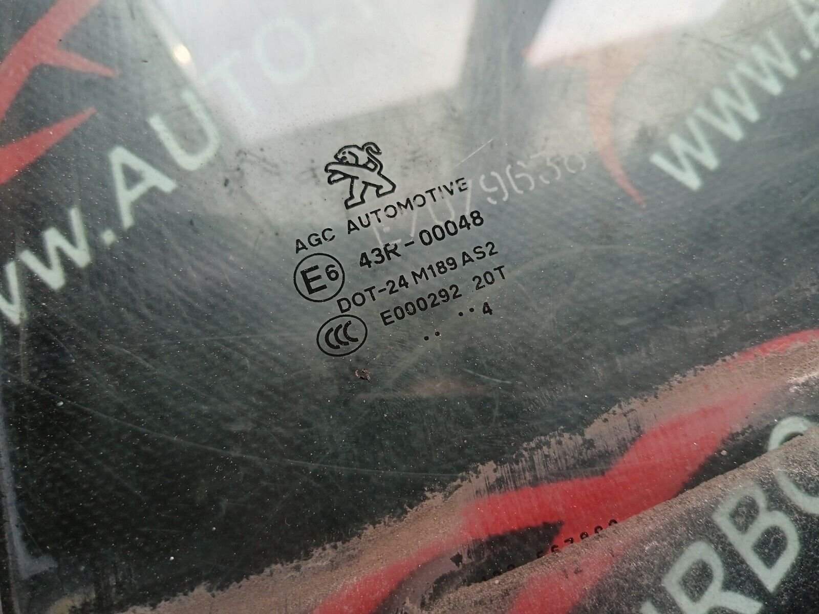 VITRE ARRIERE GAUCHE PEUGEOT 2008 1.6HDI 110CH REFERENCE: 43R00048