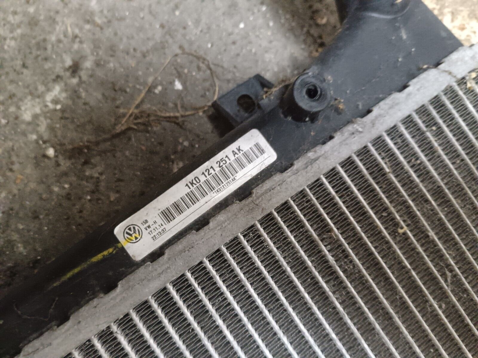 RADIATEUR EAU VOLKSWAGEN EOS TOURAN REFERENCE: 1K0121251