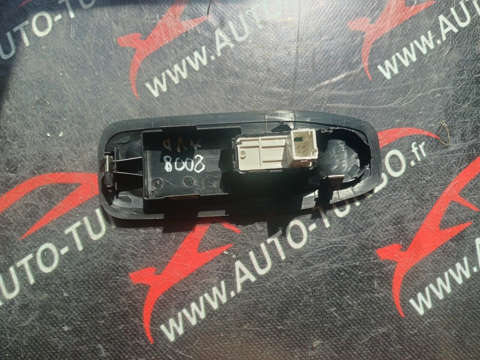 INTERRUPTEUR DE LEVE VITRE AVD PEUGEOT 2008 1.6HDI 110CH REFERENCE: 96751115ZD