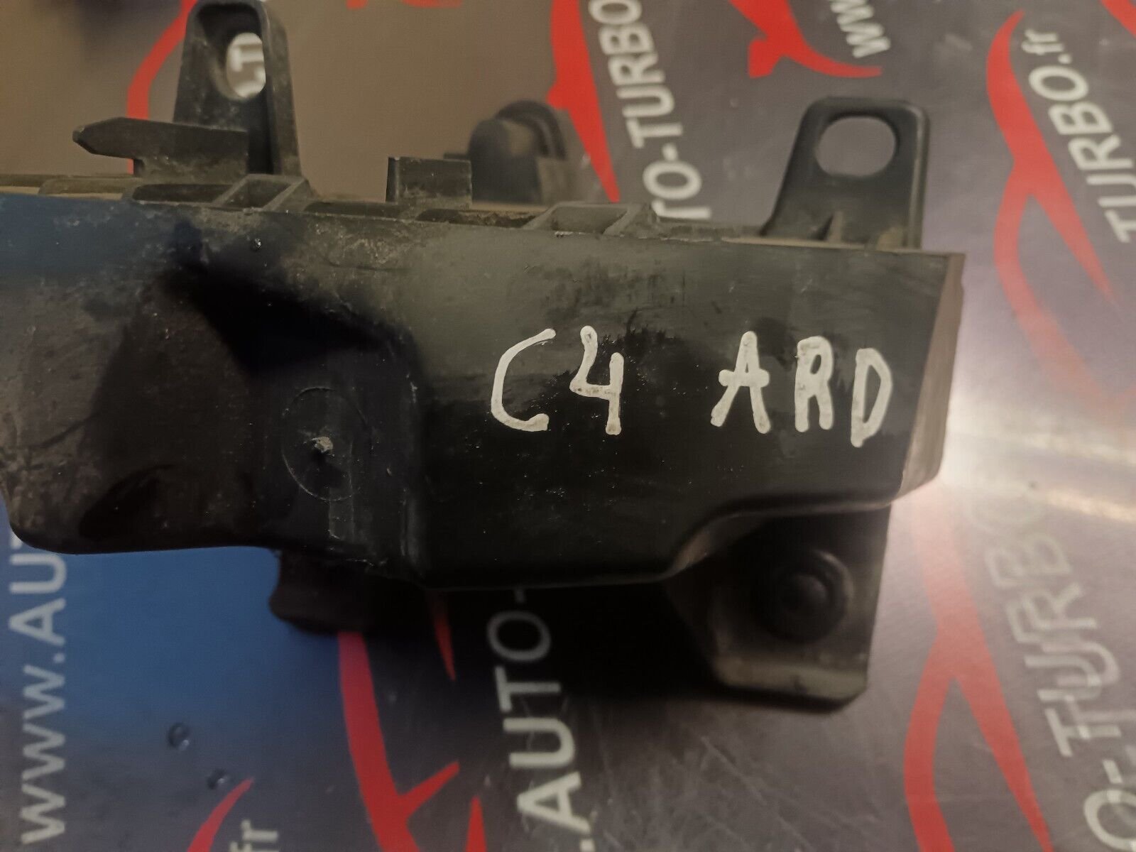 SUPPORT ARRIERE DROIT CITROEN C4