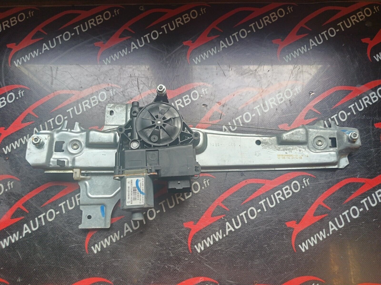 MECHANISME + MOTEUR LEVE VITRE ARG PEUGEOT 2008 REFERENCE: 9806082280