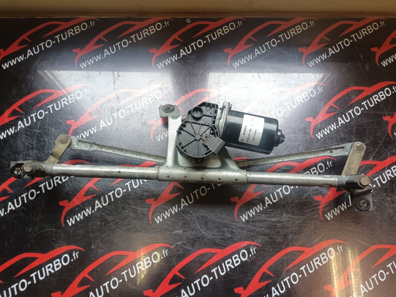 MECHANISME ESSUIE GLACE AVANT VOLKSWAGEN POLOIII REFERENCE: 0390241180