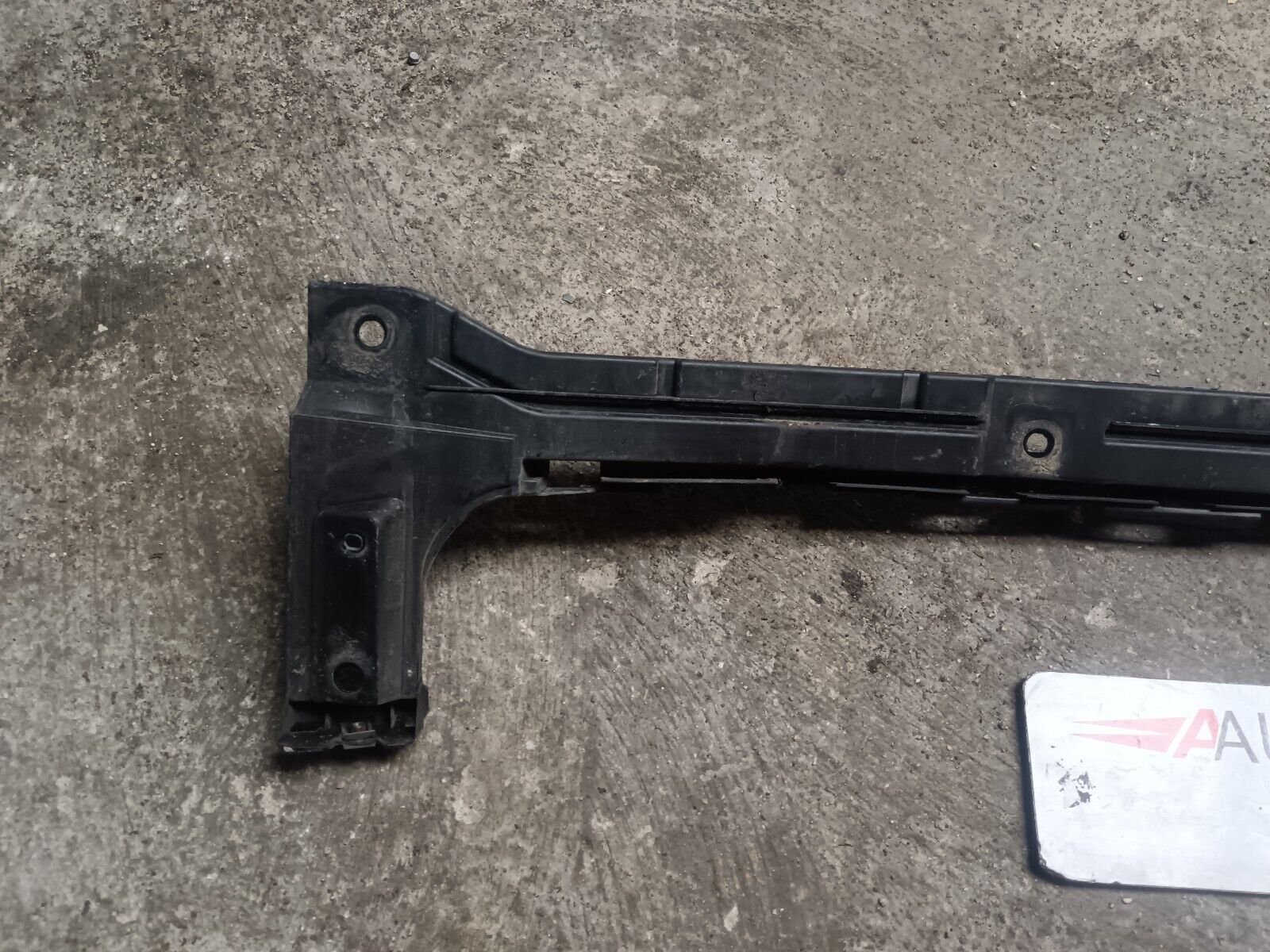 SUPPORT PARE CHOC ARRIERE ALFA ROMEO REFERENCE: 60688681