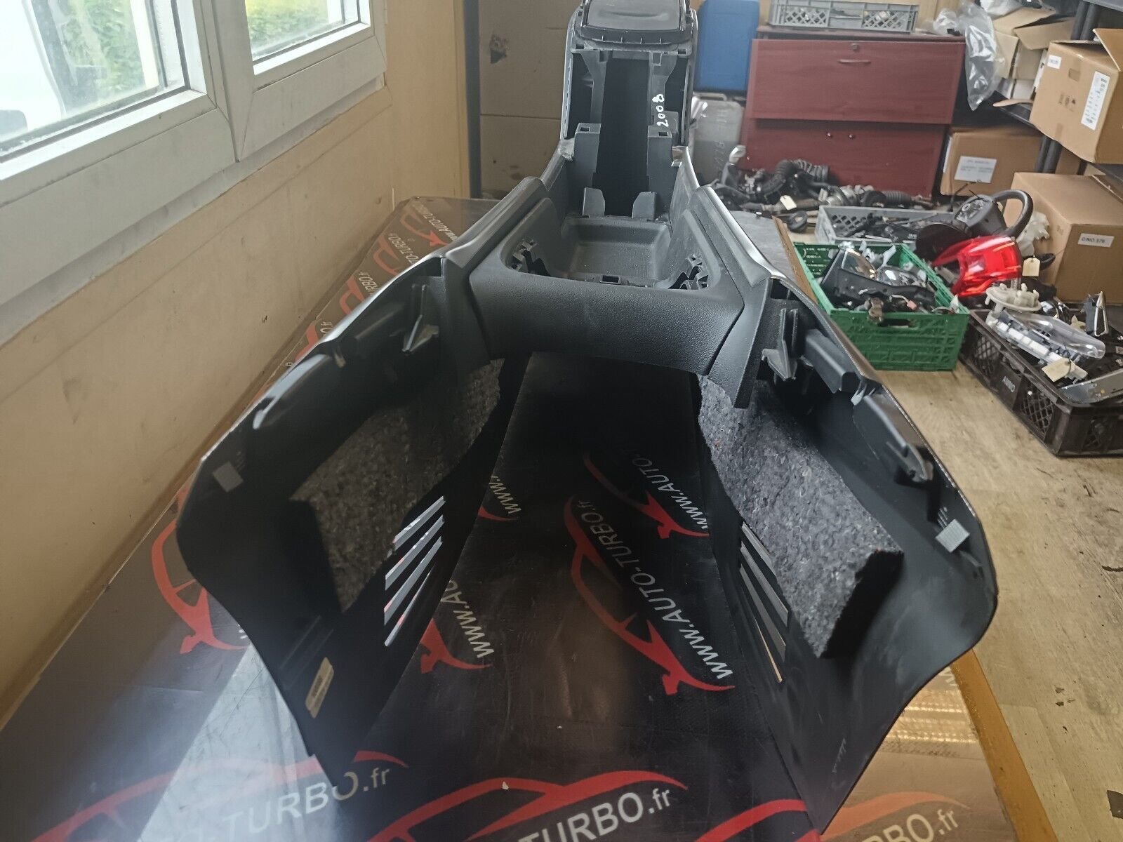 CONSOLE CENTRALE PEUGEOT 2008 1.6HDI 110CH REFERENCE: 9678564877