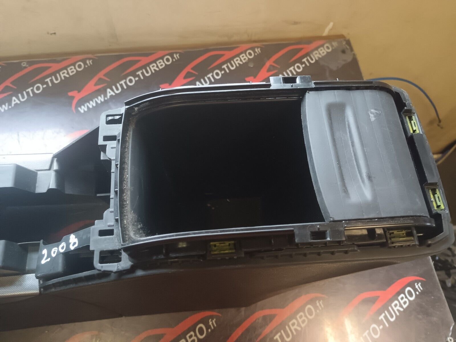 CONSOLE CENTRALE PEUGEOT 2008 1.6HDI 110CH REFERENCE: 9678564877