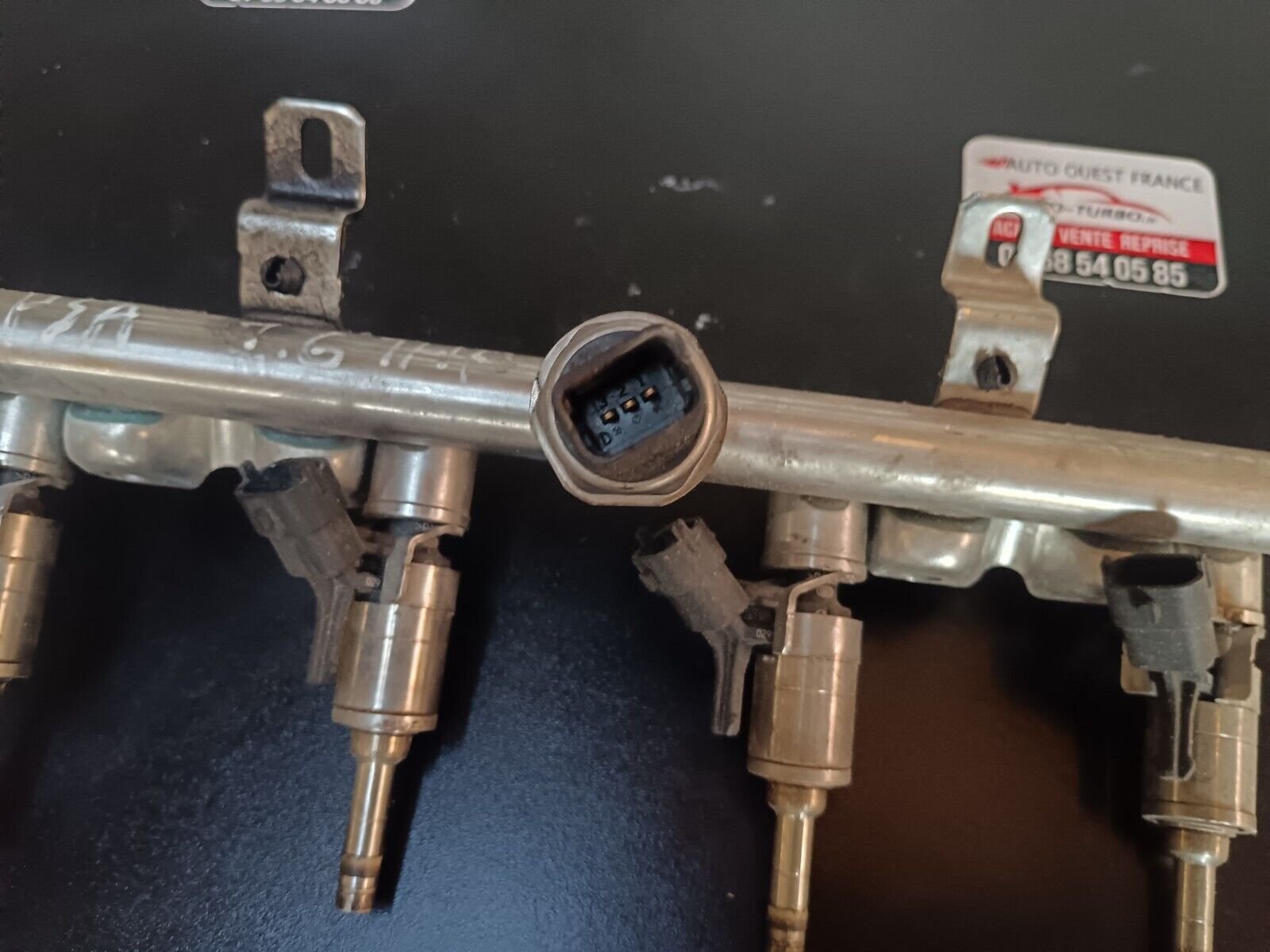 RAMPE INJECTION PSA 1.2THP REFERENCE: 9802438180