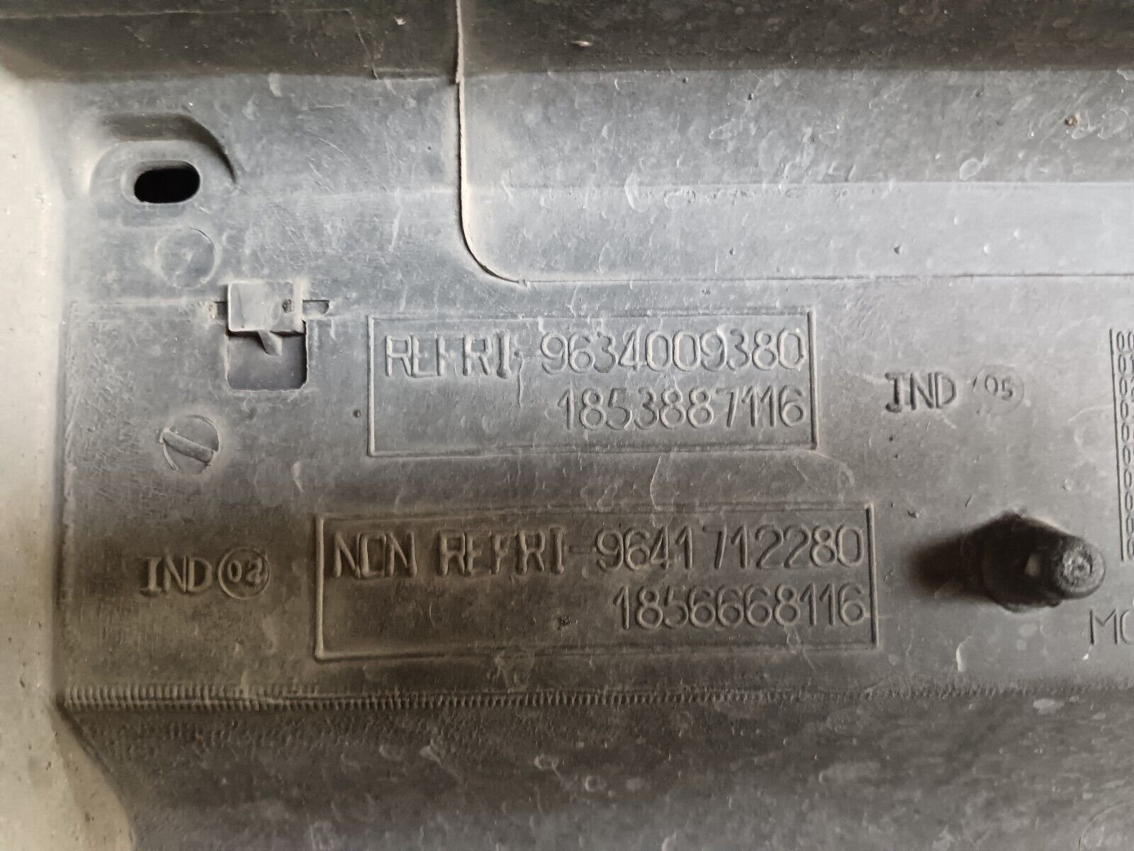 SUPPORT VENTILATEUR  PEUGEOT 307cc 2.0L ESSENCE REFERENCE: 9634009380