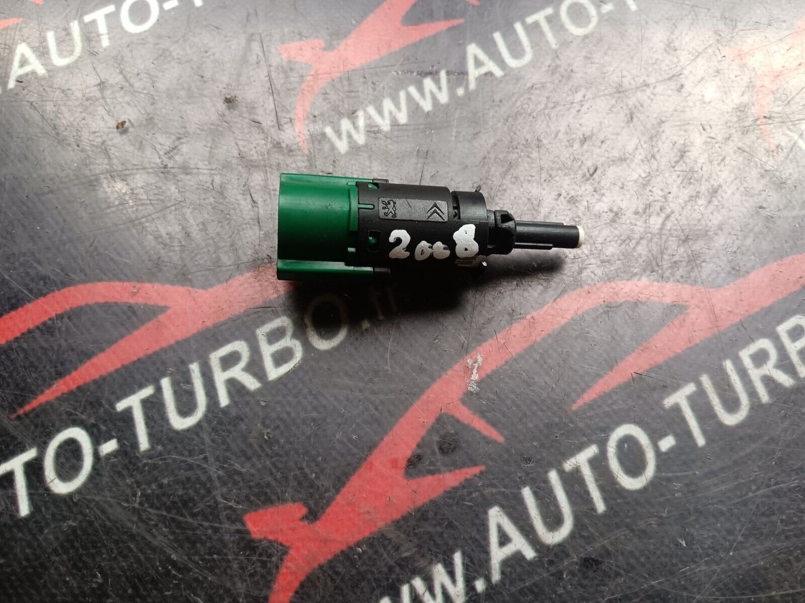 CONTACTEUR FEU STOP PEUGEOT 2008 1.6HDI 110CH REFERENCE: 9670430580