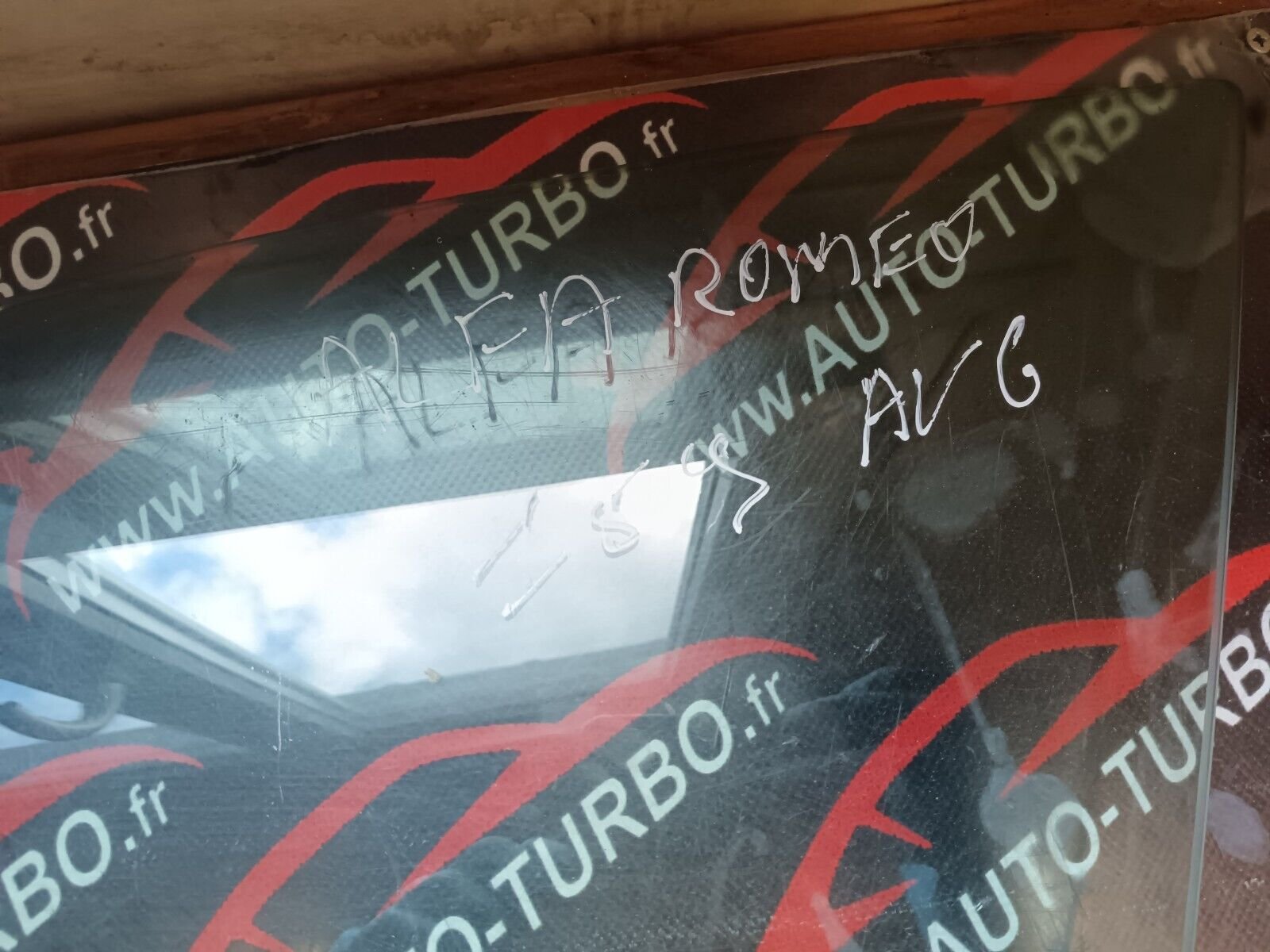 VITRE AVANT GAUCHE ALFA ROMEO 159