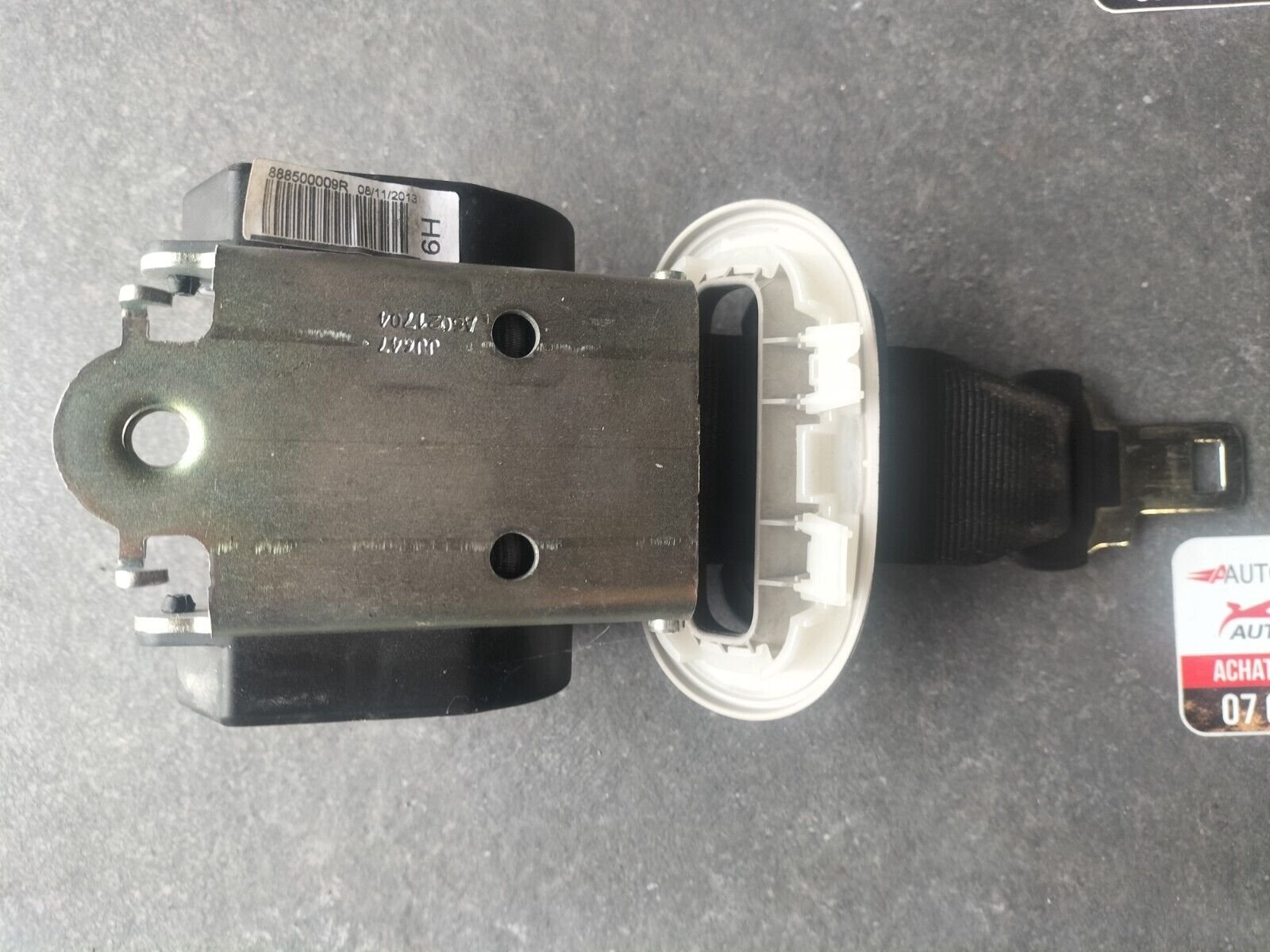 CEINTURE DE SECURITE ARRIERE CENTRALE RENAULT SCENIC III 888500009R