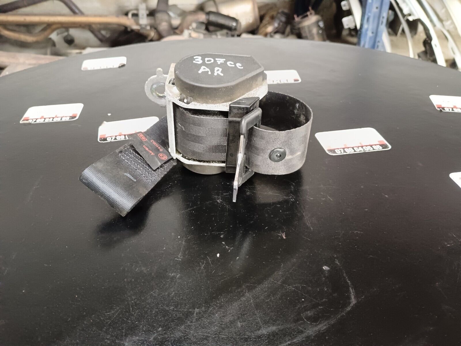 CEINTURE DE SECURITE ARRIERE 307cc 2.0L 136CH ESSENCE REFERENCE: 041063