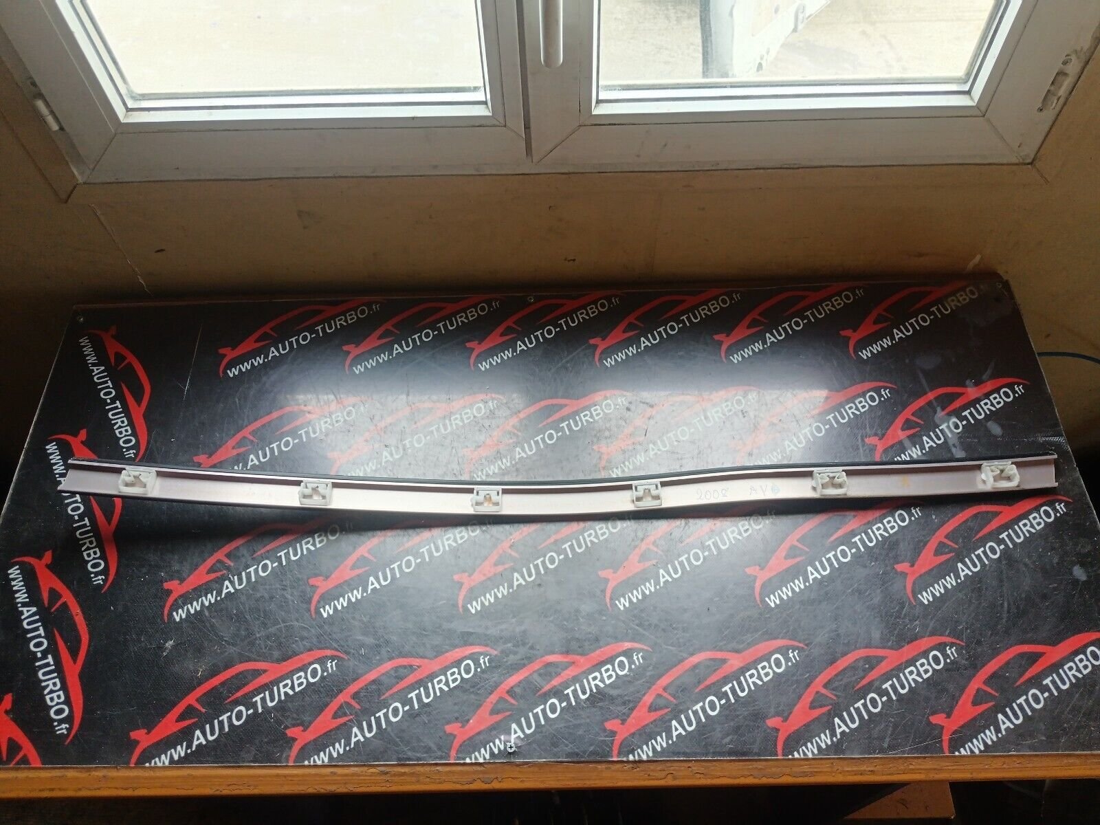 BARRE AVANT DROIT PEUGEOT 2008 1.6HDI 110CH REFERENCE: 96783584