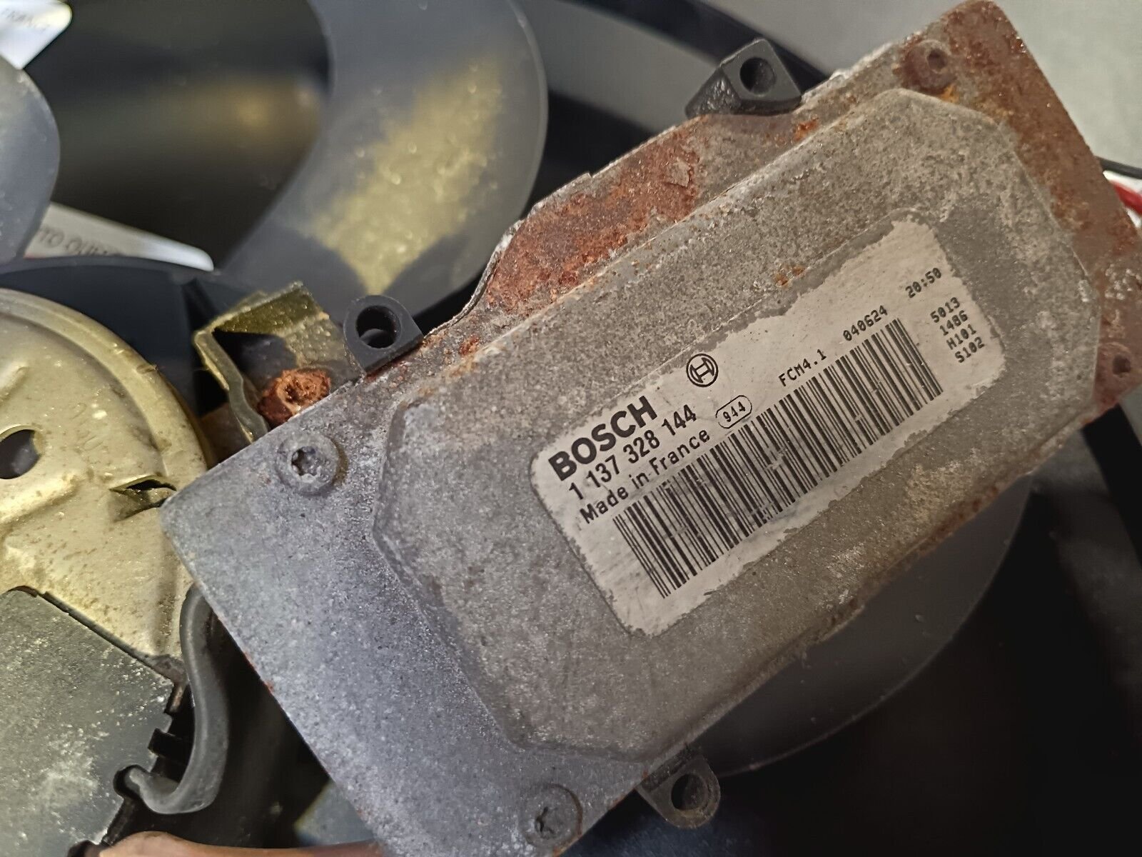 VENTILATEUR MOTEUR BMW SERIE 1 ESSENCE REFERENCE: 1137328144