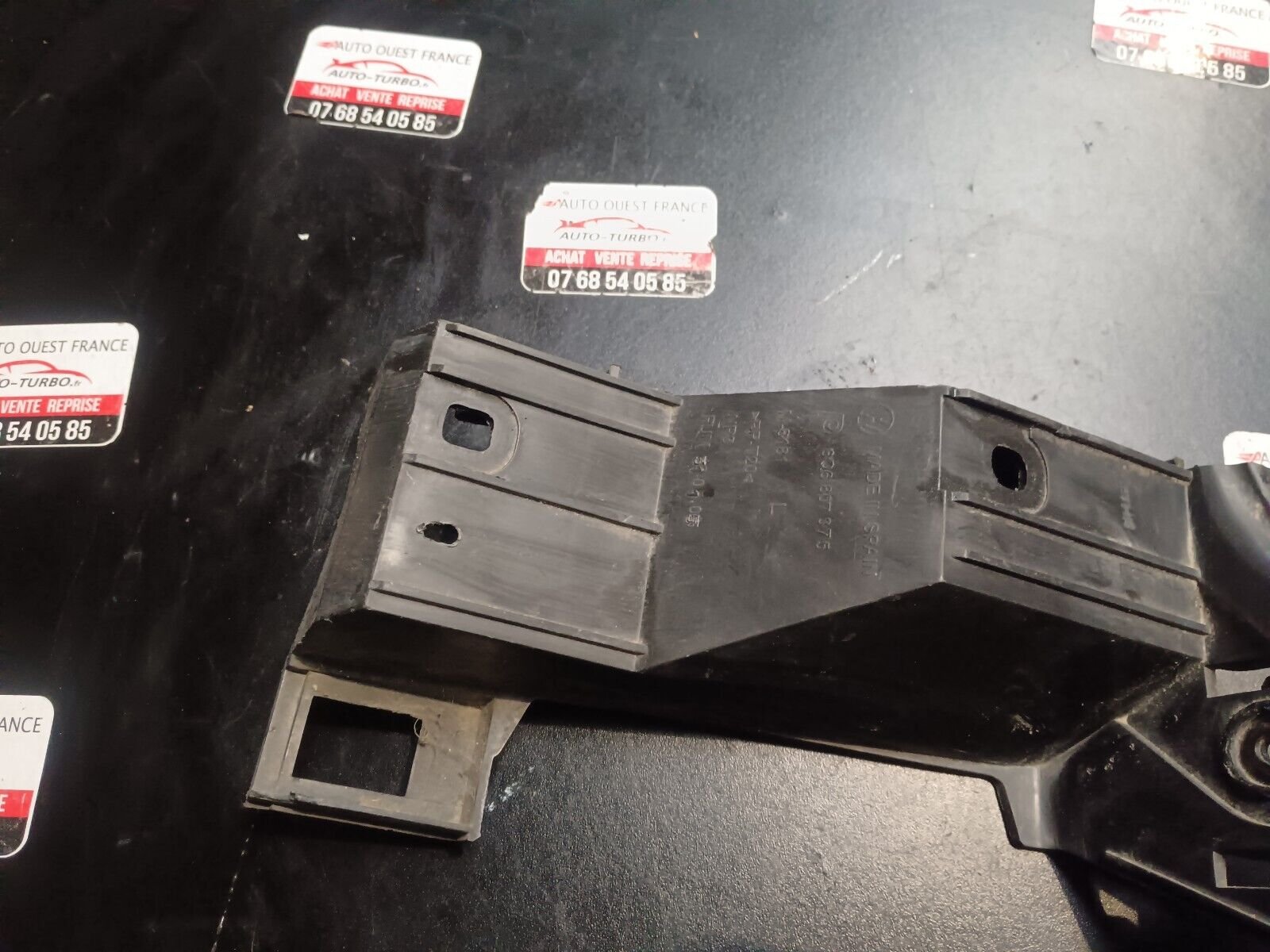 SUPPORT PAR CHOC ARRIERE GAUCHE VOLKSWAGEN POLO IV REFERENCE: 6Q6807375