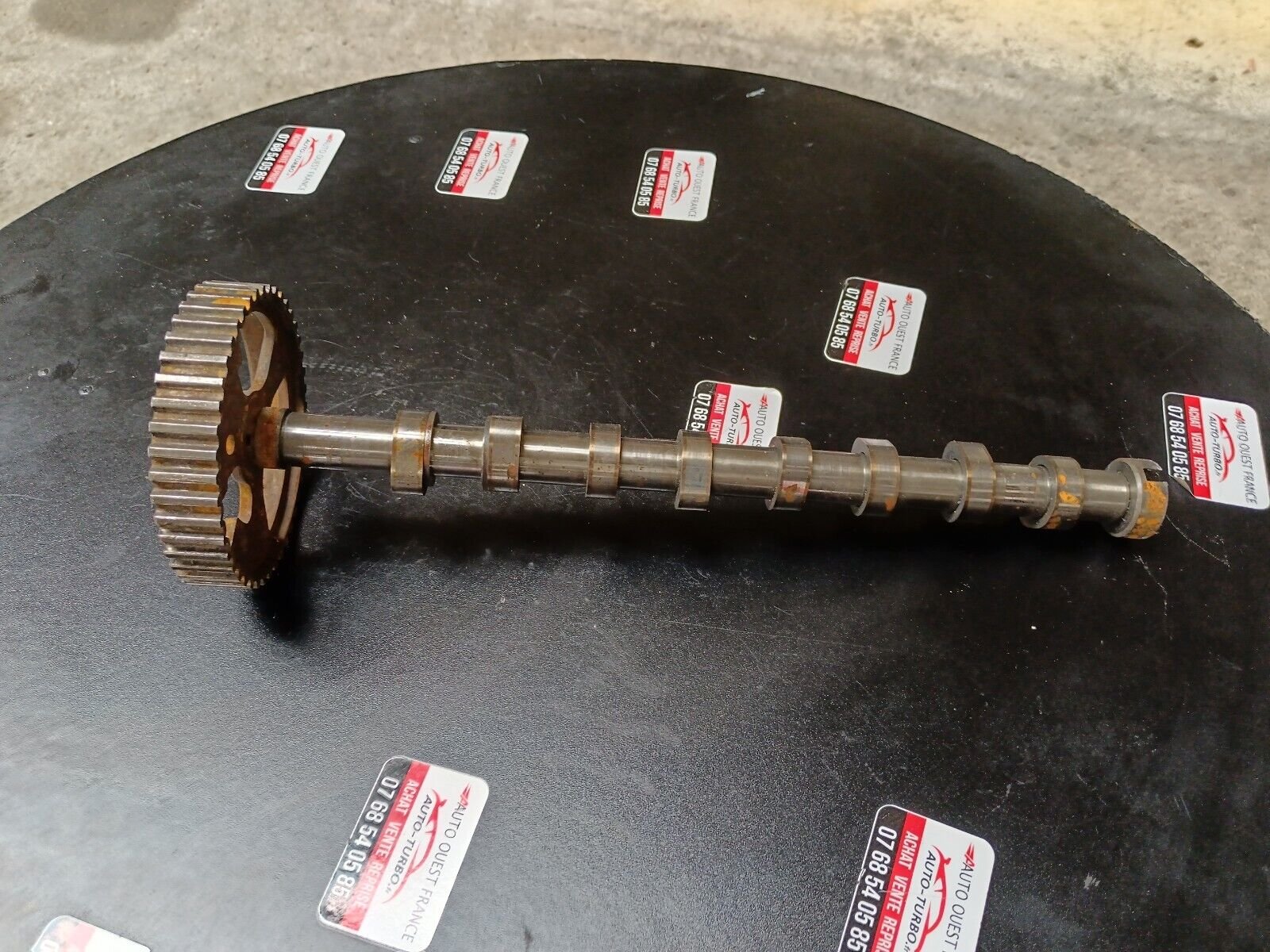 ARBRE A CAME AVEC POULIE PSA 1.6HDI REFERENCE: 9811850880