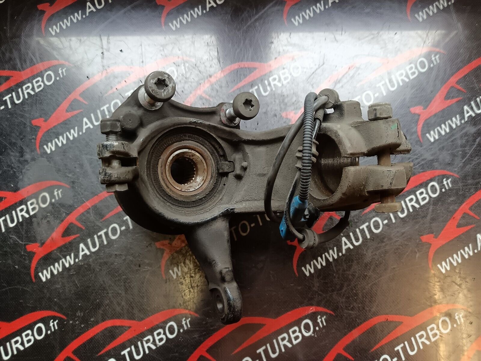 MOYAUX AVANT DROIT PEUGEOT 2008 1.6HDI 90CH