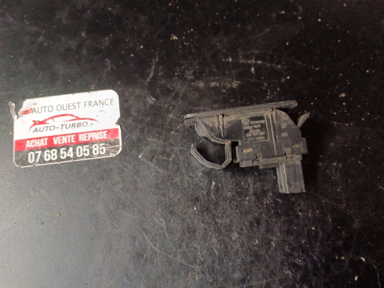 COMMANDE LEVE VITRE VOLKSWAGEN TOURAN  REFERENCE 1F0959527