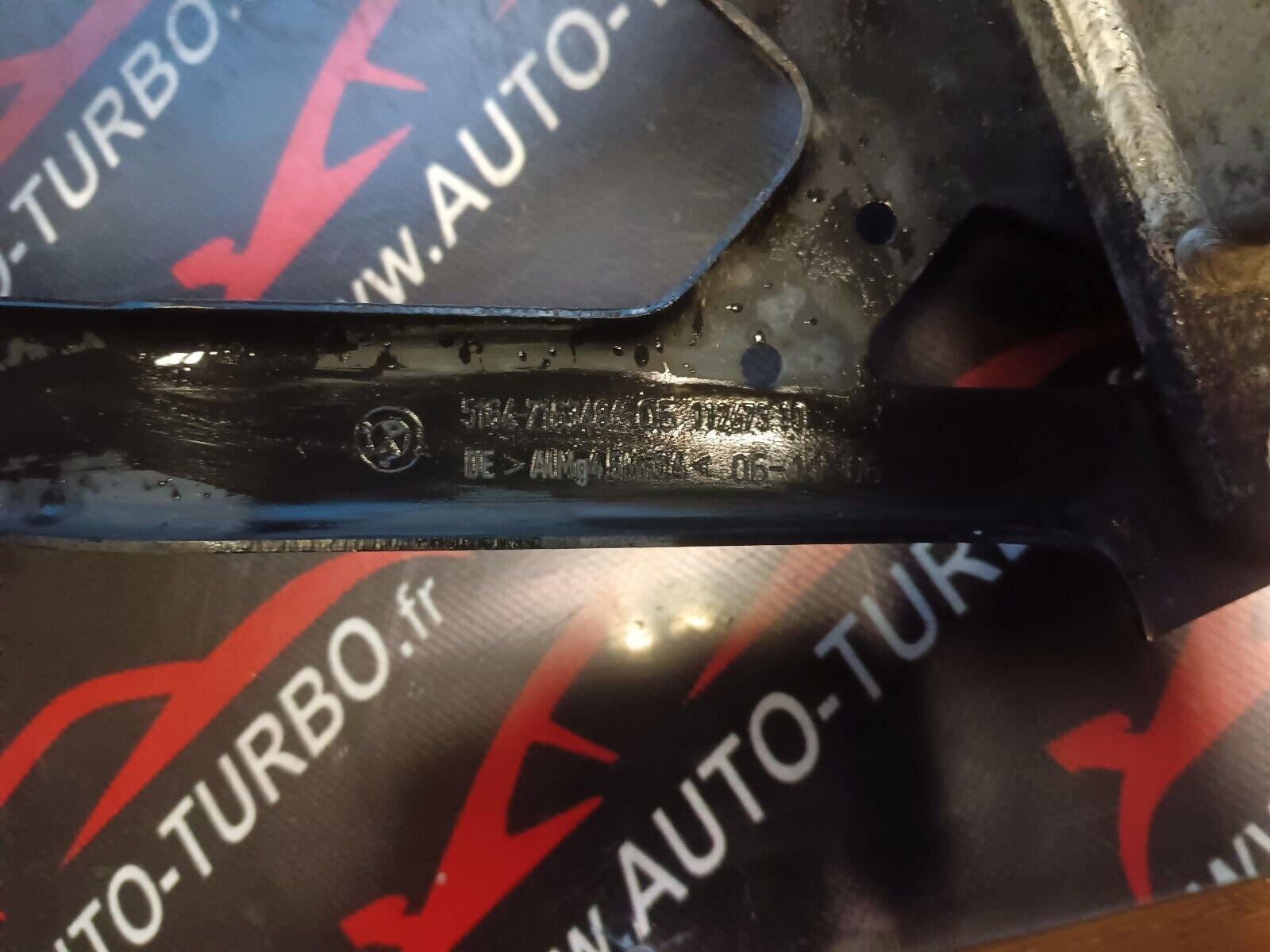 SUPPORT PHARES DROIT BMW 525 E60 REFERENCE: 7163484