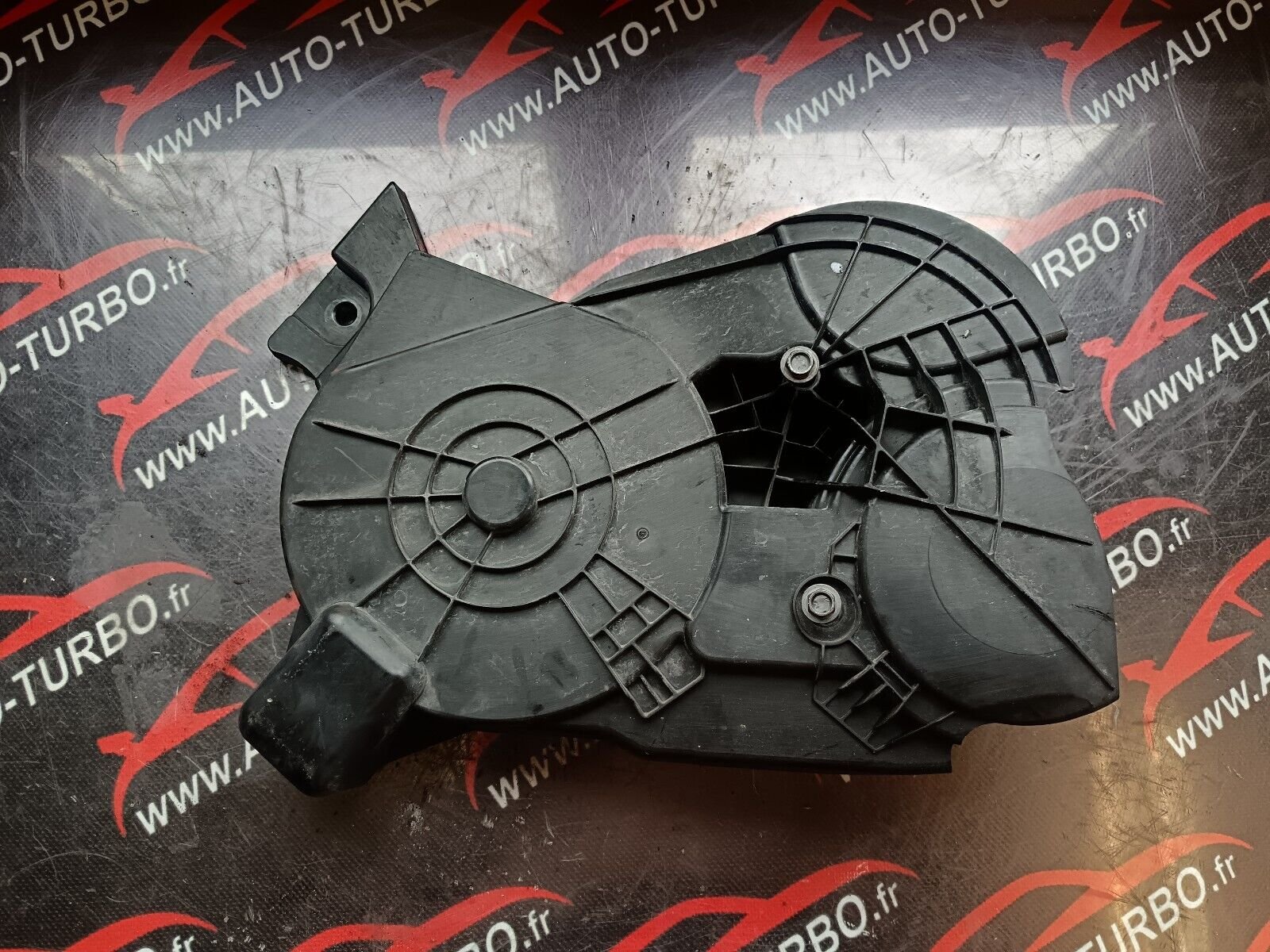 CACHE DISTRIBUTION PEUGEOT 2008 1.6HDI 110CH REFERENCE: 9804111580