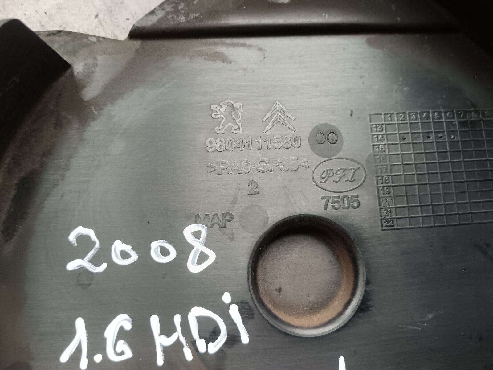 CACHE DISTRIBUTION PEUGEOT 2008 1.6HDI 110CH REFERENCE: 9804111580