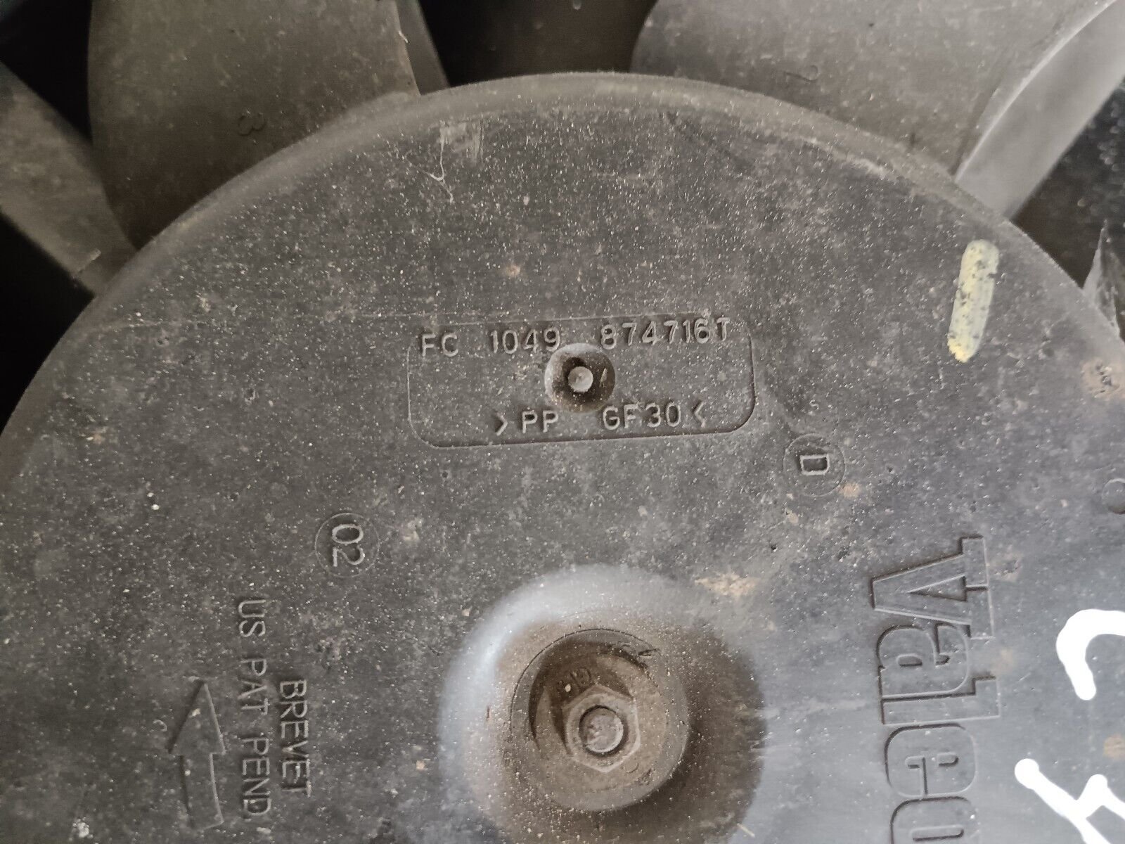 VENTILATEUR MOTEUR PSA 1.6HDI 90CH REFERENCE: 1049874716