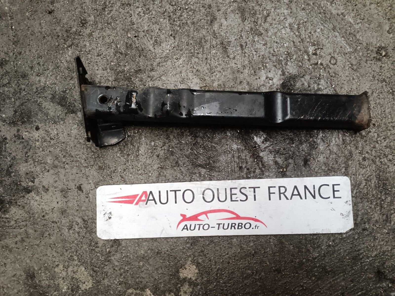 DEMI BERCEAU AVANT DROIT CITROEN C4  REFERENCE: 79331592