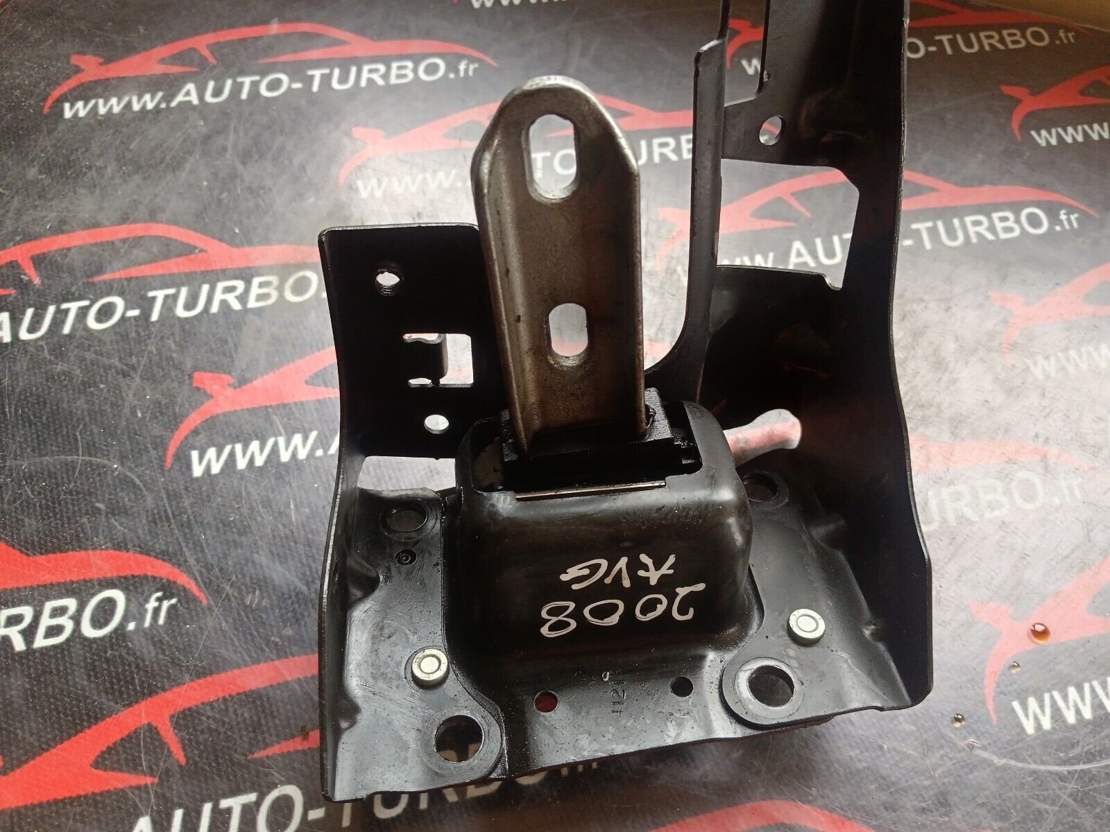 SUPPORT MOTEUR GAUCHE PEUGEOT 2008 1.6HDI 110CH REFERENCE: 9801521580