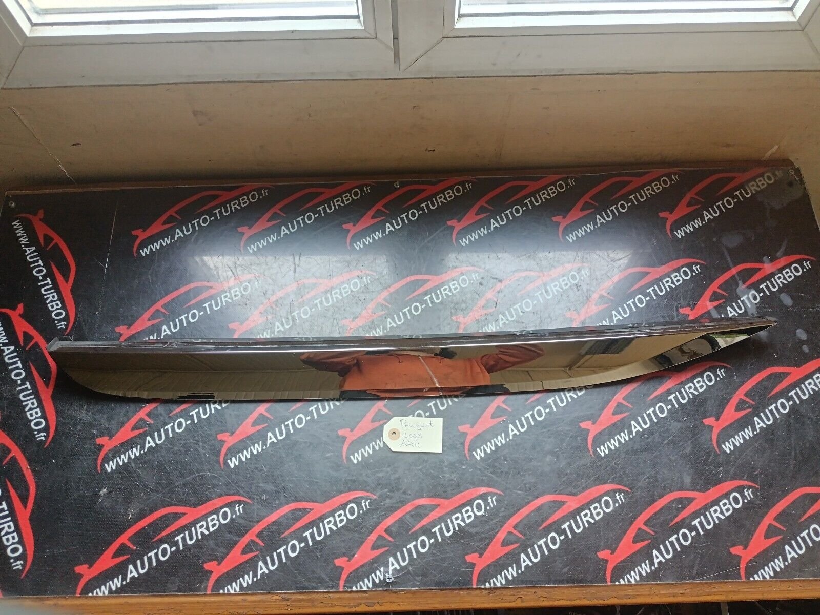 ENJOLIVEUR ARRIERE GAUCHE PEUGEOT 2008 1.6HDI 110CH REFERENCE: 9806404877