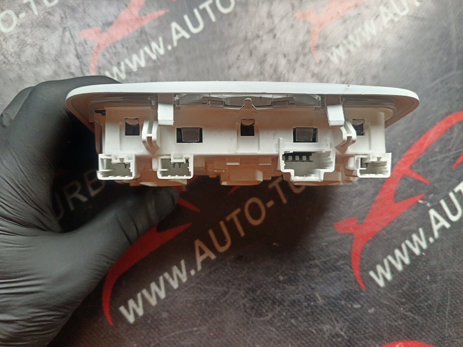 LUMIERE HABITACLE PLAFONNIER PEUGEOT 2008 1.6HDI 110CH REFERENCE: 96781444