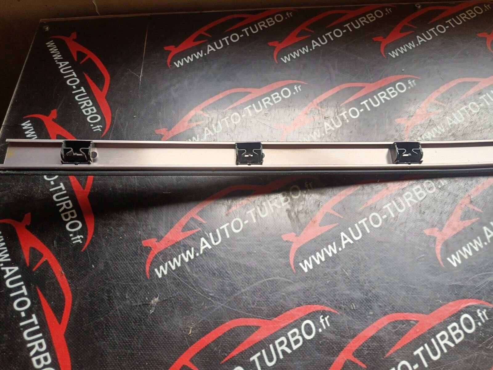 BARRE AVANT GAUCHE PEUGEOT 2008 1.6HDI 110CH REFERENCE: 96783584