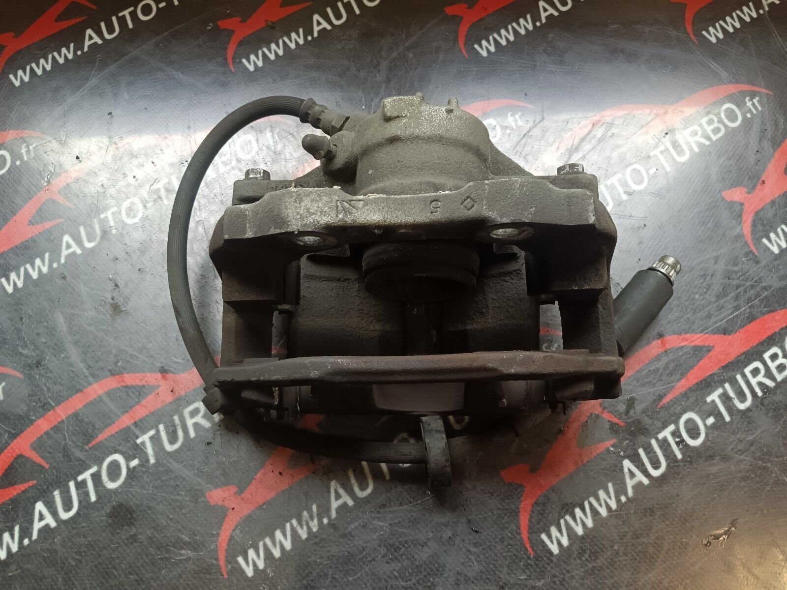 ETRIER AVANT GAUCHE PEUGEOT 2008 1.6HDI 90CH