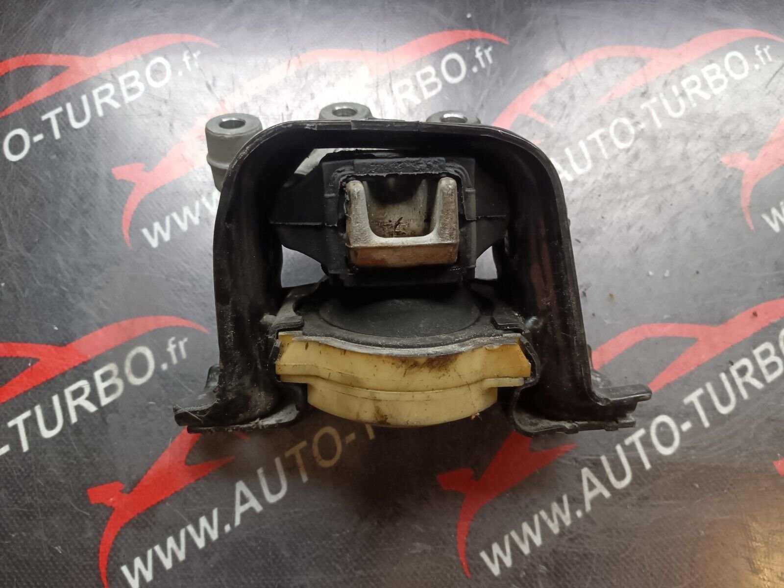 SUPPORT DE MOTEUR PEUGEOT 2008 1.6HDI 110CH REFERENCE: 9683181180