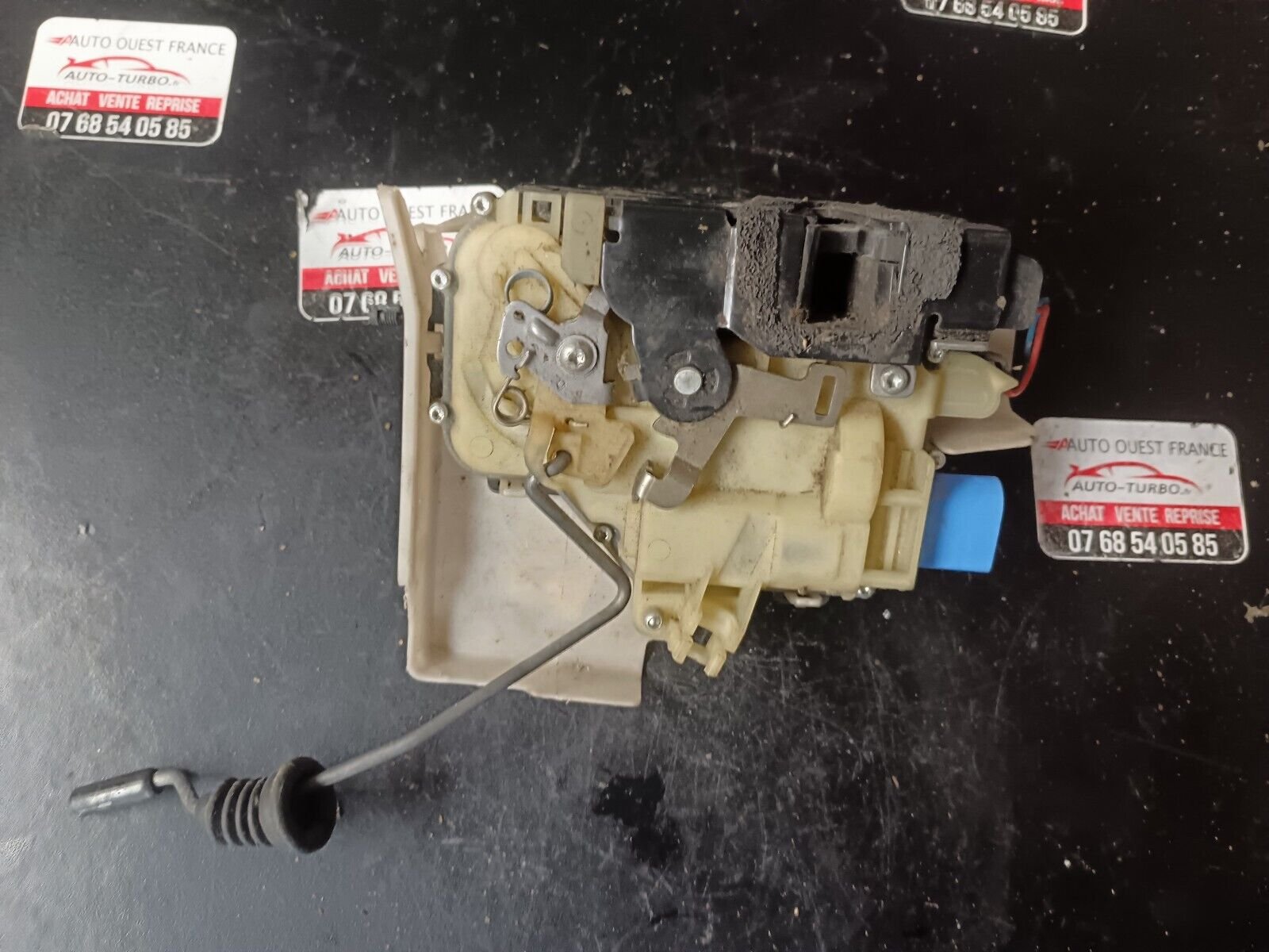 SERRURE DE PORTE AVANT DROIT SEAT IBIZA 3 TOLEDO REFERENCE: 3B183701