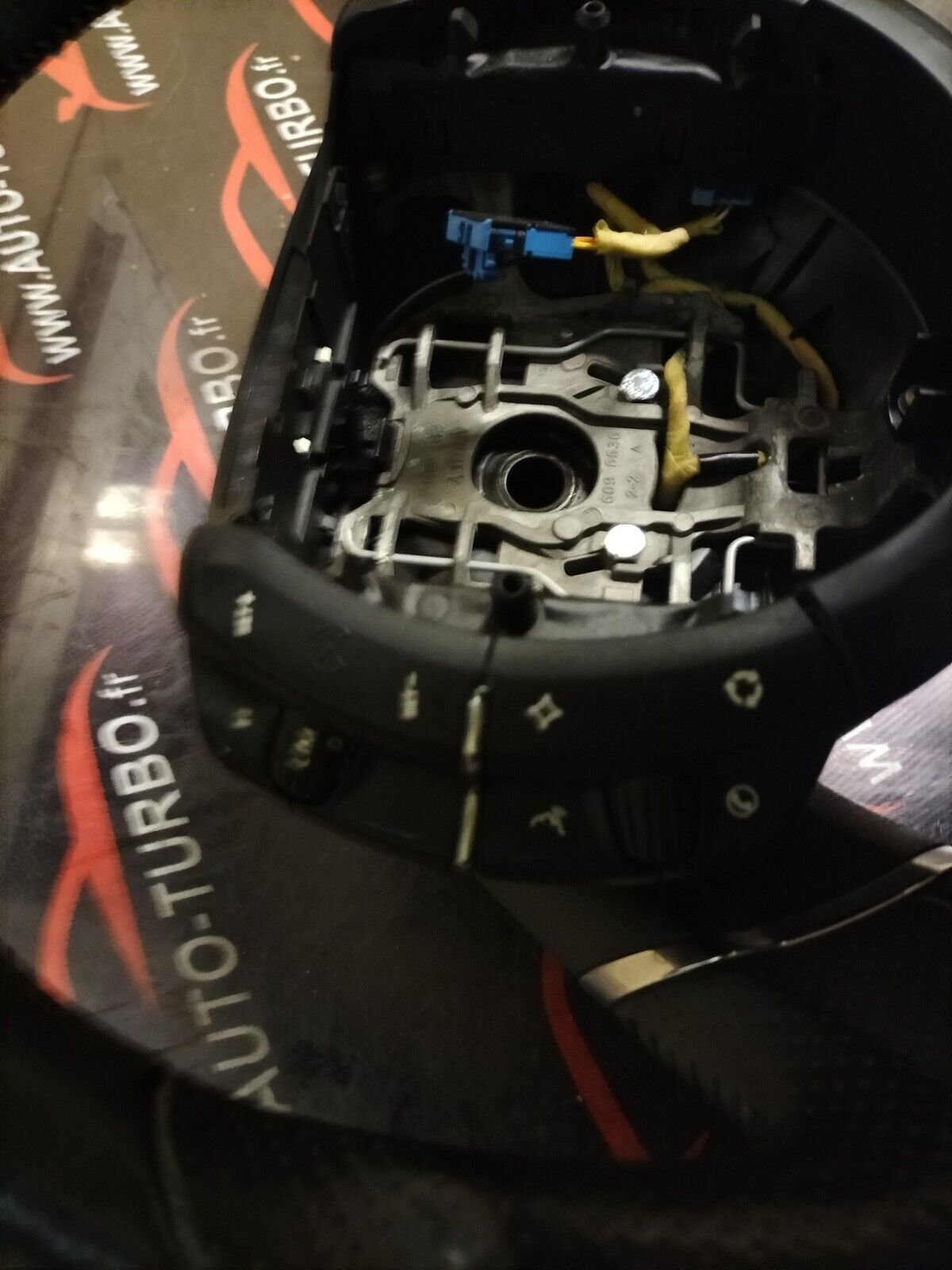 VOANT CUIR  CITROEN C4/C4 PICASSO EXCLUSIVE MULTIFONCTION 6096636