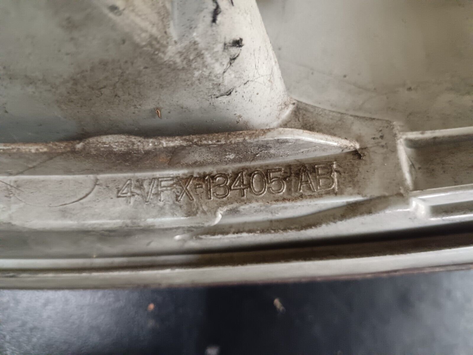 FEU ARRIEREGAUCHE VOLKSWAGEN GOLFV REFERENCE: 4VFX13405