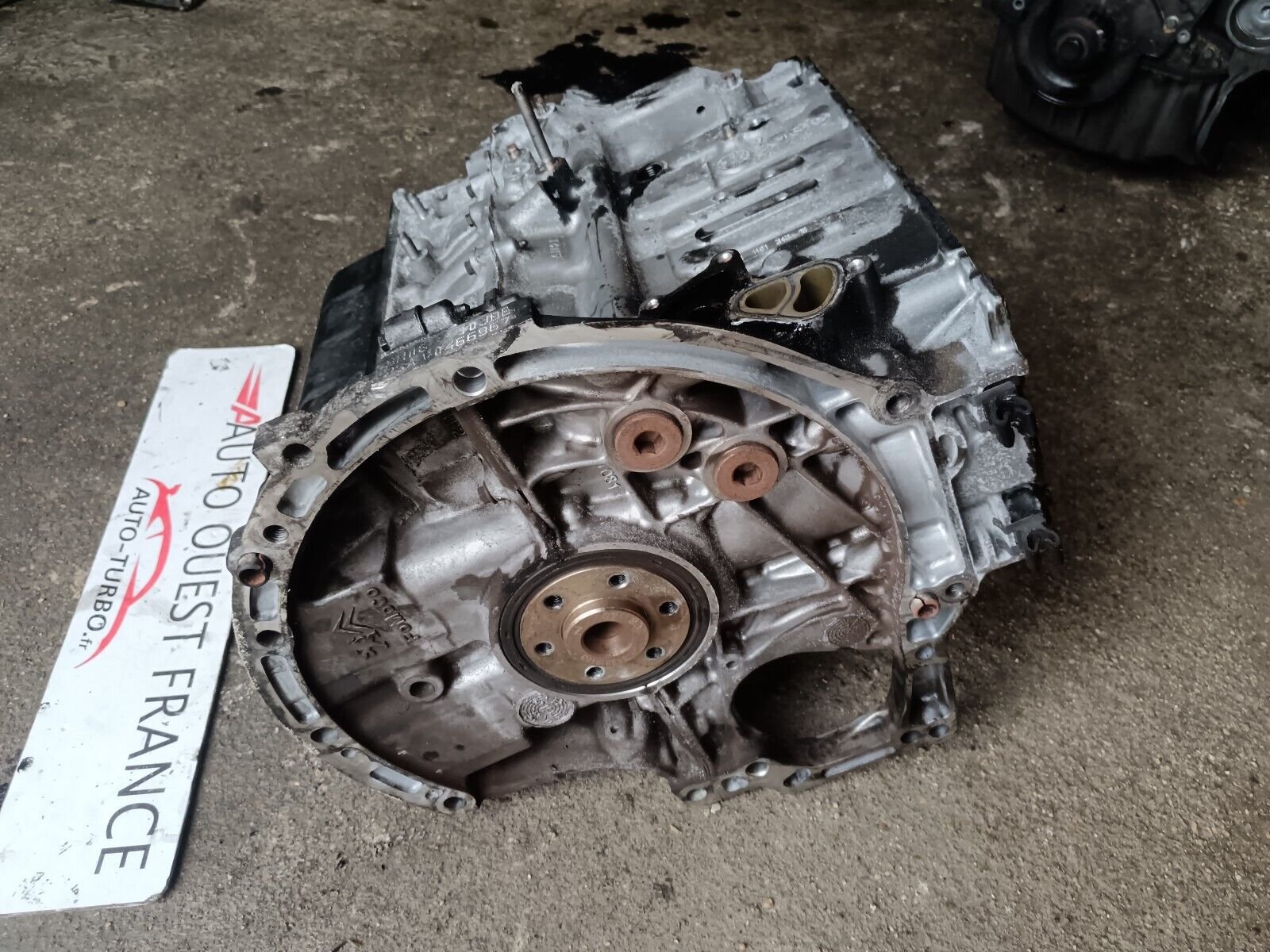 BLOC MOTEUR PEUGEOT 2008 1.6HDI 96CH REFERENCE: 9670461280