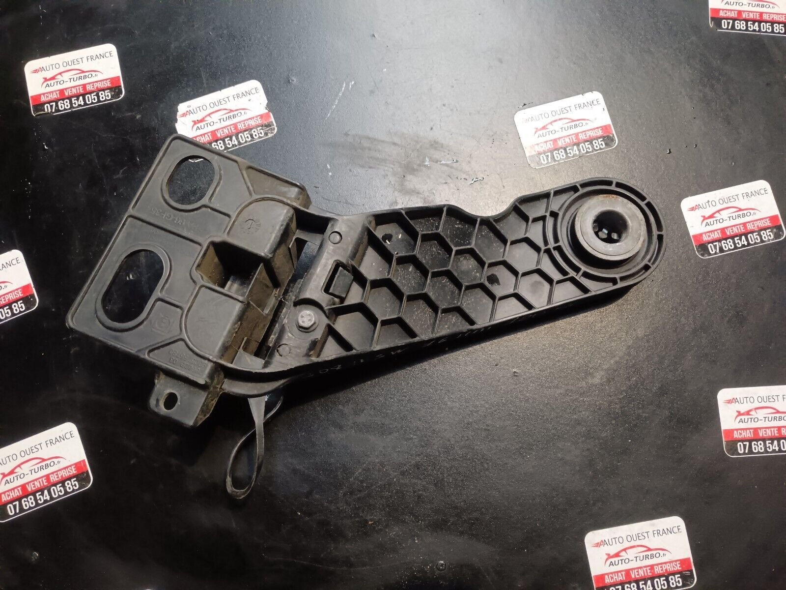 SUPPORT RESERVOIR AD BLUE PEUGEOT 308SW 2 REFERENCE: 9805755780