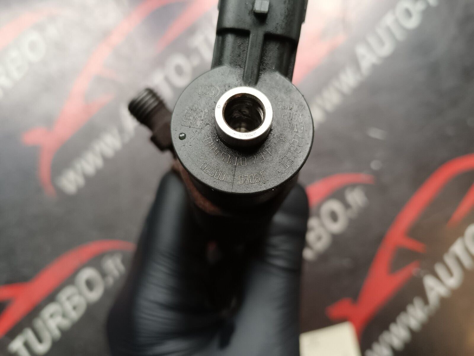 INJECTEUR PEUGEOT 2008 1.6eHDI 96CH REFERENCE: 0445110739