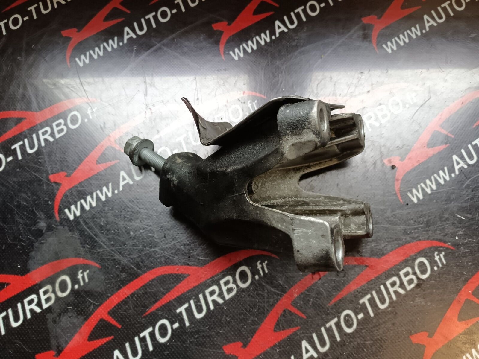 SUPPORT MOTEUR AUDI A5 3.0TDI 245CH REFERENCE: 8K0199307AQ