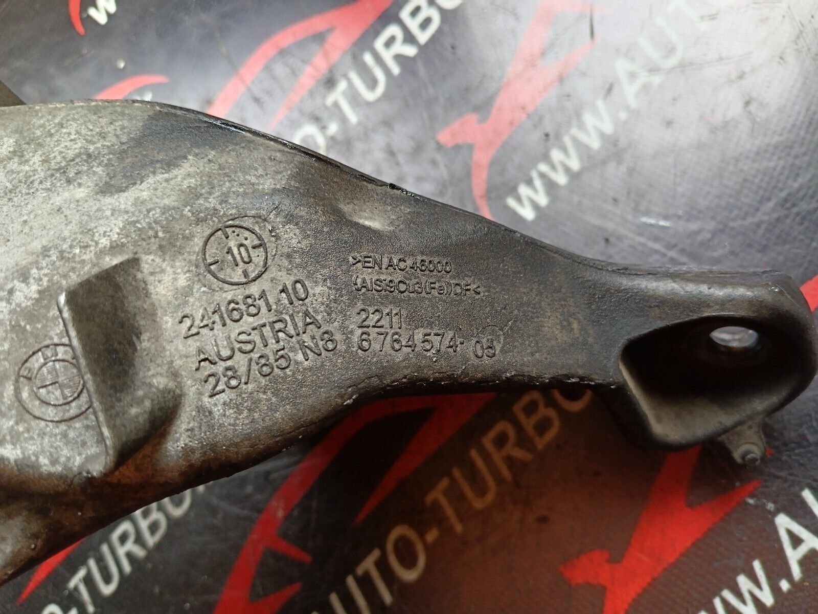 SUPPORT DE MOTEUR BMW SERIE 1 E87 120i REFERENCE: 6764574