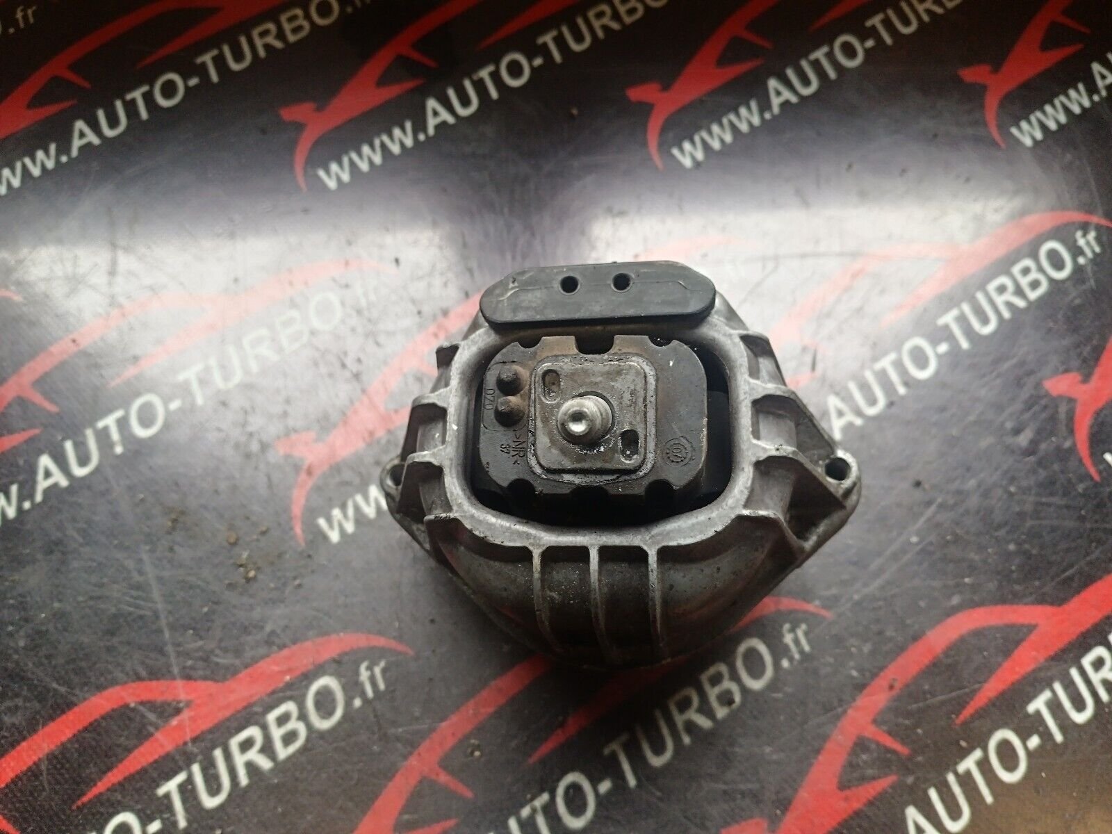 SUPPORT MOTEUR BMW SERIE 1 REFERENCE: 13981112